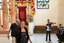 Obrazy v synagoze - Třpyt perleti. V Mikulově můžete zhlédnout výstavu obrazů s židovskou tematikou